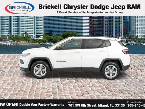 Used 2024 Jeep Compass Latitude AWD/4WD image 4