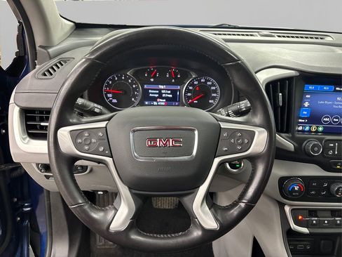 Used 2022 GMC Terrain SLT image 25