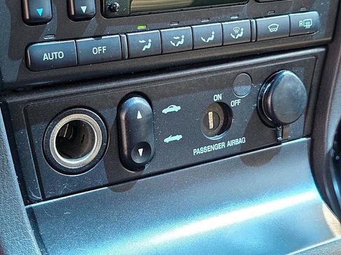 Used 2002 Ford Thunderbird Deluxe image 47