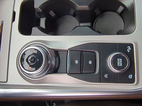 Used 2023 Ford Explorer King Ranch w/ Technology Package image 12