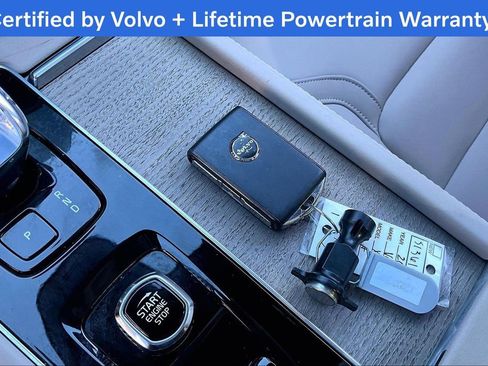 Used 2025 Volvo XC90 B6 Plus image 14