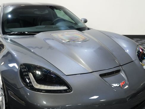 Used 2009 Chevrolet Corvette ZR1 w/ Preferred Equipment Group RWD image 12