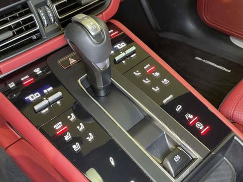 Certified 2024 Porsche Macan S AWD/4WD image 41