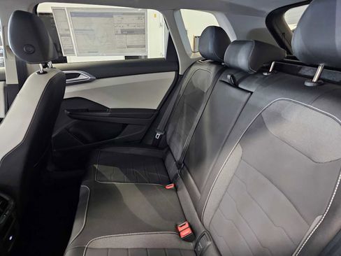 New 2025 Volkswagen Taos SE image 20