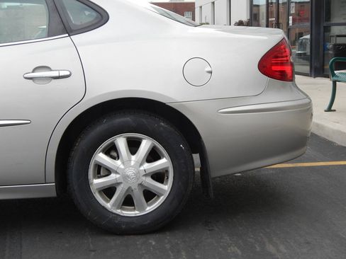 Used 2006 Buick LaCrosse CXL w/ Driver Confidence Package FWD image 12
