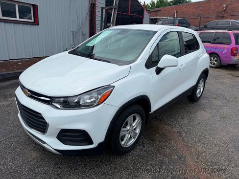 Used 2020 Chevrolet Trax LS w/ Tint and Cruise Package FWD image 25