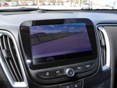 Used 2023 Chevrolet Malibu LT FWD image 14