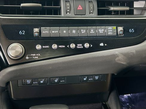 Used 2024 Lexus ES 300h w/ Premium Package image 15