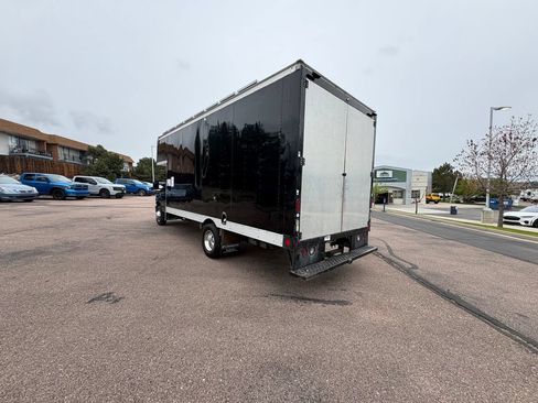Used 2016 Ford E-450 and Econoline 450 Super Duty RWD image 3