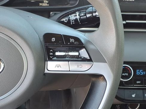 Used 2023 Hyundai Elantra Blue image 16