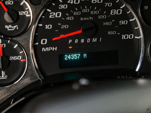 Used 2023 Chevrolet Express 2500 image 73