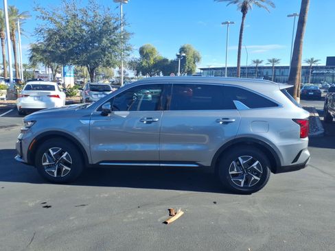 Used 2023 Kia Sorento EX w/ Panoramic Sunroof Package image 7