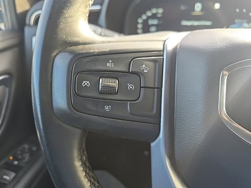 Used 2023 GMC Yukon XL SLE image 17