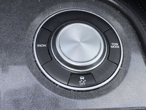 Used 2023 Nissan Armada S RWD image 16