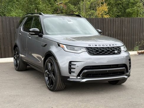 New 2025 Land Rover Discovery Dynamic SE image 8