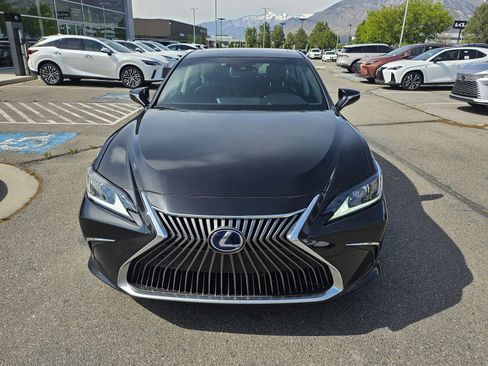 Used 2021 Lexus ES 300h w/ Premium Package FWD image 2