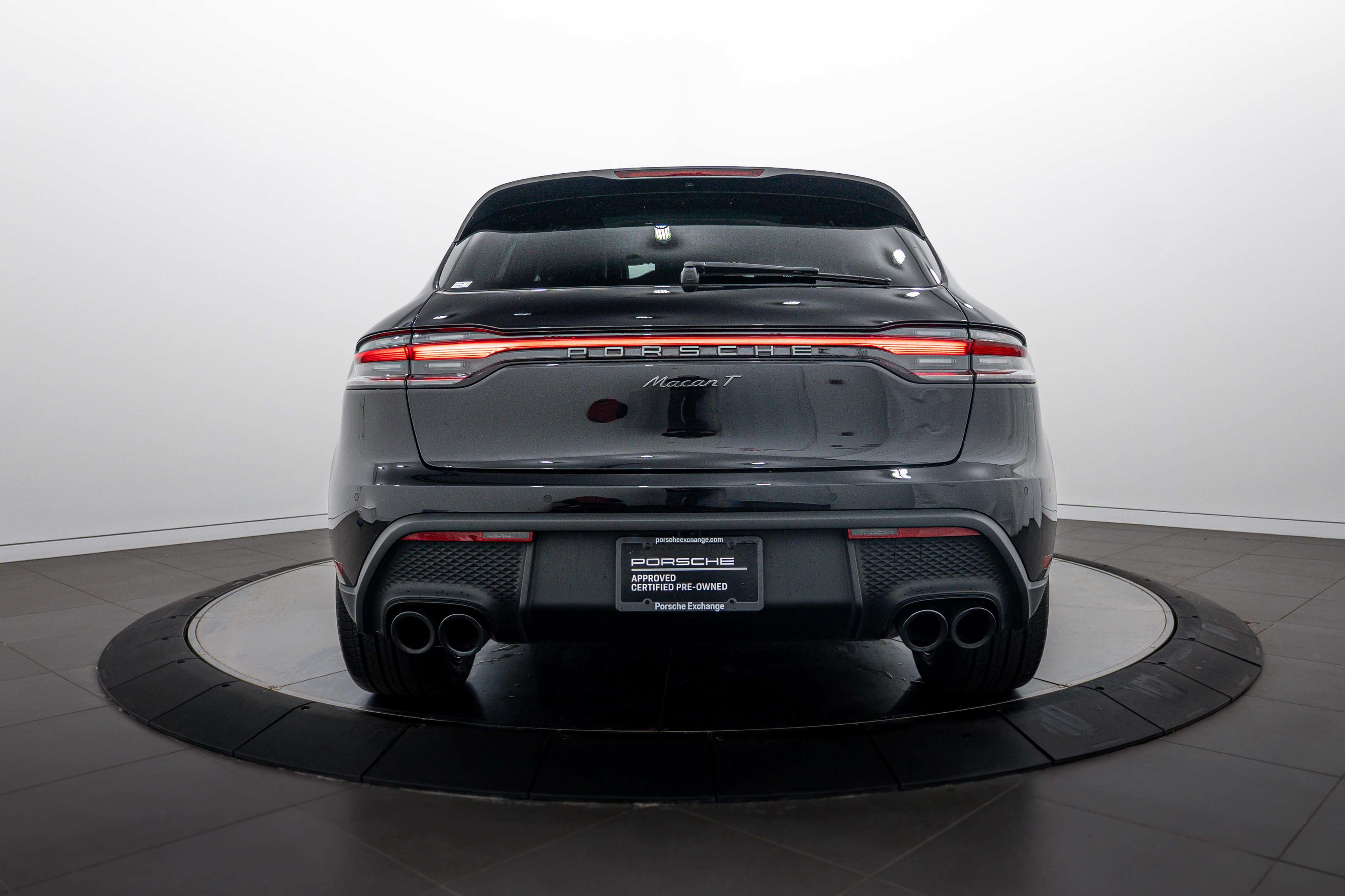 Certified 2026 Porsche Macan Turbo AWD/4WD image 6
