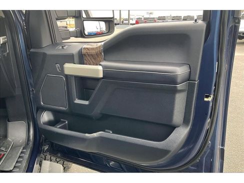 Used 2017 Ford F350 Lariat w/ Chrome Package image 24