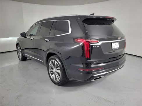 Used 2020 Cadillac XT6 Premium Luxury image 3