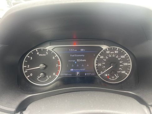 Used 2024 Nissan Altima 2.5 SV FWD image 13