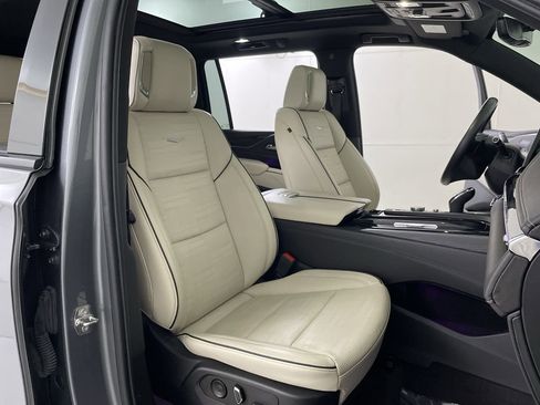 Used 2022 Cadillac Escalade ESV Sport image 26