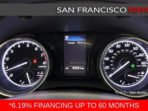 Certified 2018 Toyota Camry SE FWD image 31