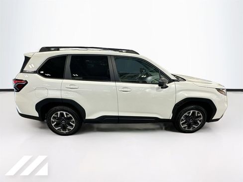 Used 2026 Subaru Forester Premium AWD/4WD image 4
