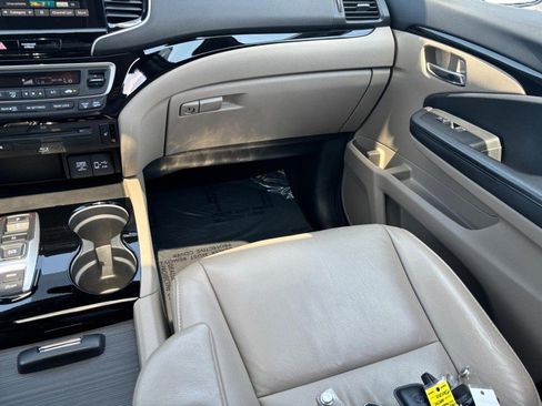 Used 2021 Honda Pilot Touring image 15