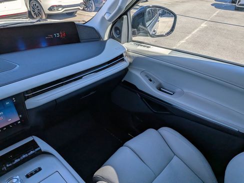 Certified 2025 Lincoln Navigator Reserve image 18