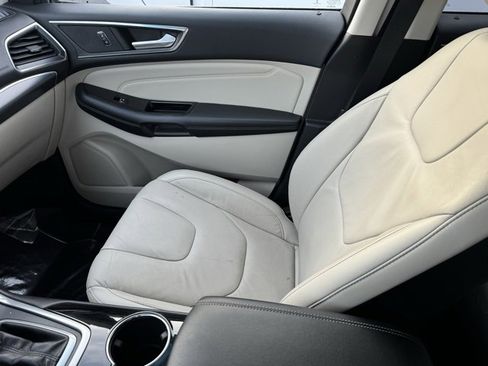 Used 2016 Ford Edge Titanium image 22