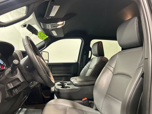 Used 2024 RAM 3500 Tradesman w/ Chrome Appearance Group image 14