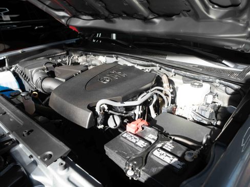 Used 2023 Toyota Tacoma TRD Off-Road image 32