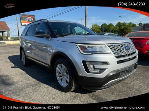 Used 2018 Ford Explorer XLT w/ Equipment Group 202A AWD/4WD image 1