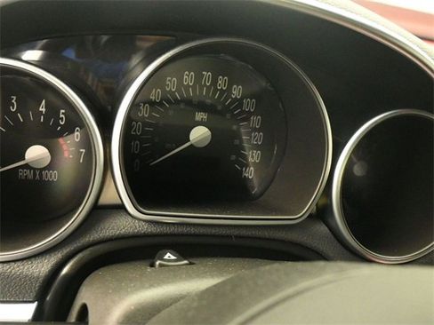 Used 2004 Chevrolet SSR w/ Preferred Equipment Group image 12