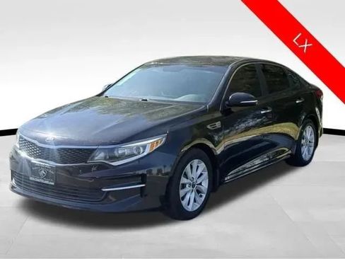 Used 2018 Kia Optima LX w/ 17" Alloy Wheels Package FWD image 3