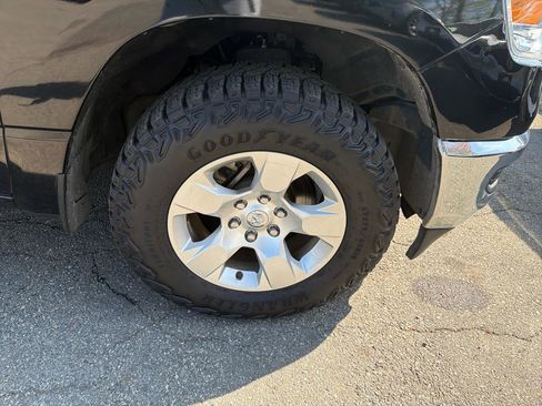 Used 2022 RAM 1500 Big Horn AWD/4WD image 4