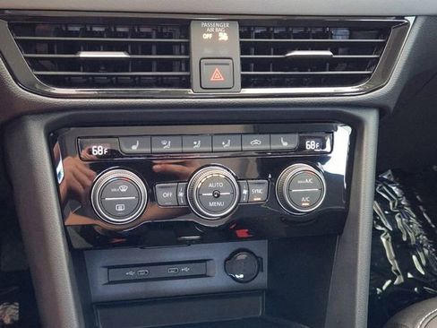 New 2024 Volkswagen Taos SE image 14