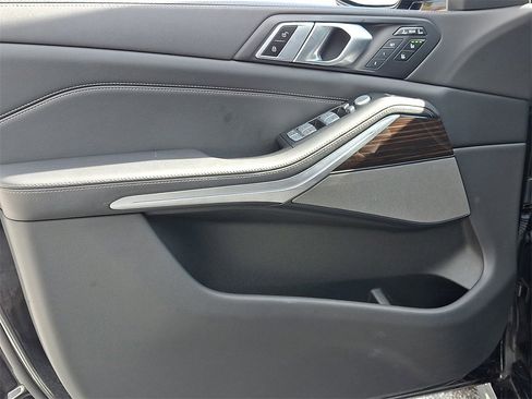 Certified 2023 BMW X7 xDrive40i w/ Executive Package image 17