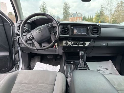 Used 2018 Toyota Tacoma SR image 16