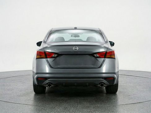 Used 2025 Nissan Altima 2.5 SV image 7