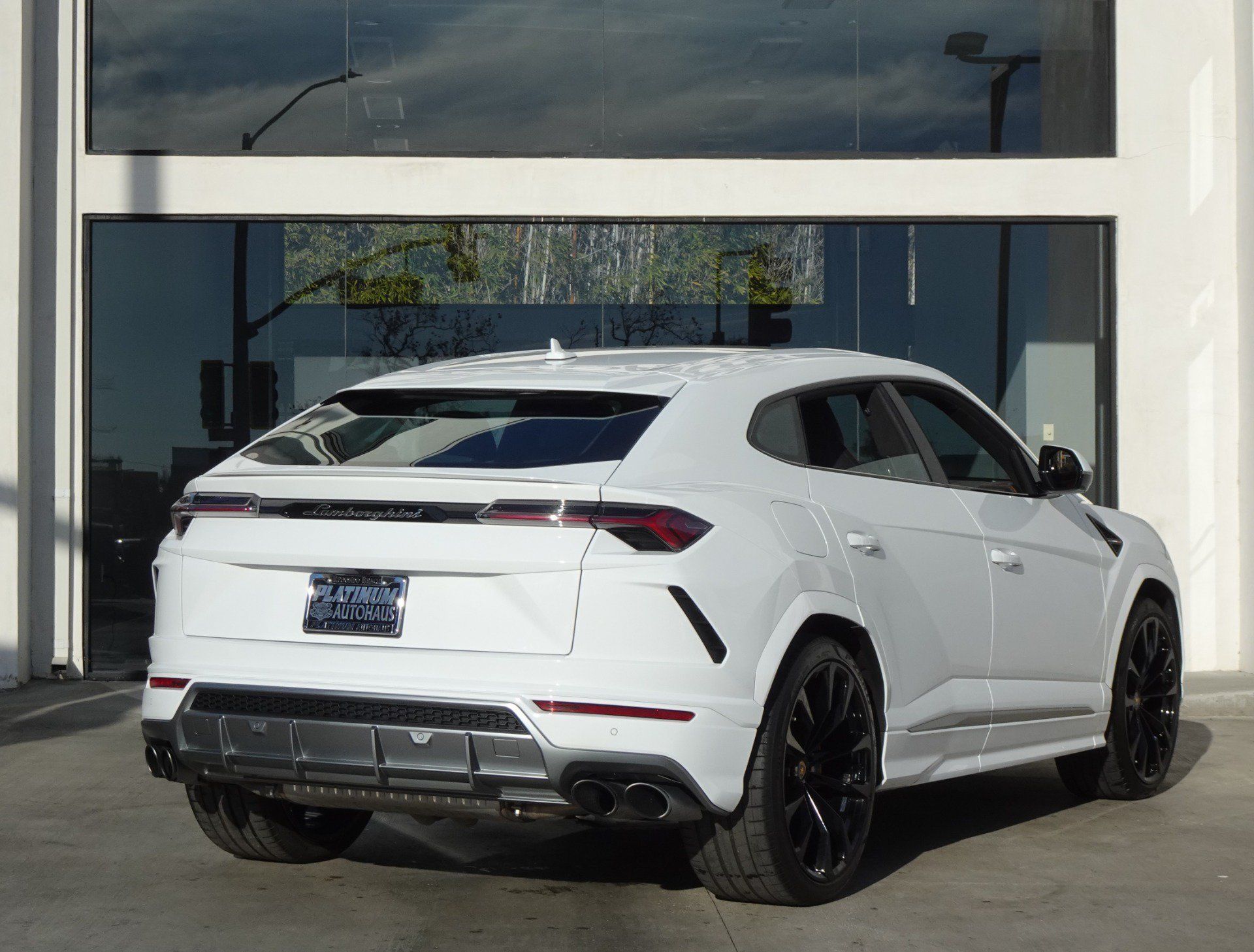 Used 2021 Lamborghini Urus AWD/4WD image 7