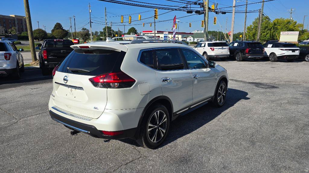 Used 2017 Nissan Rogue SL w/ SL Premium Package FWD image 4