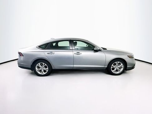 Used 2025 Honda Accord LX image 10