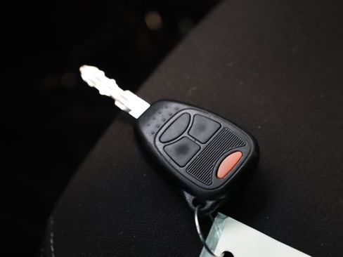 Used 2018 Jeep Wrangler Unlimited Rubicon w/ Connectivity Group image 29