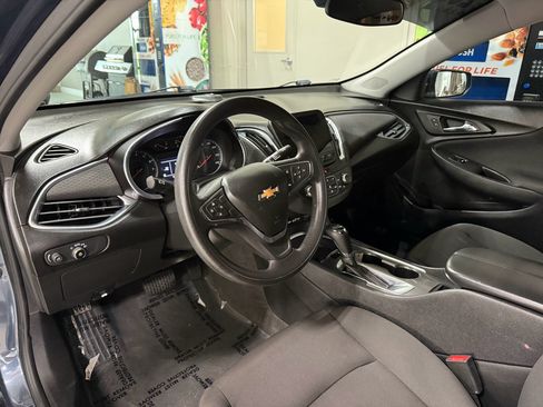 Used 2020 Chevrolet Malibu LT FWD image 9