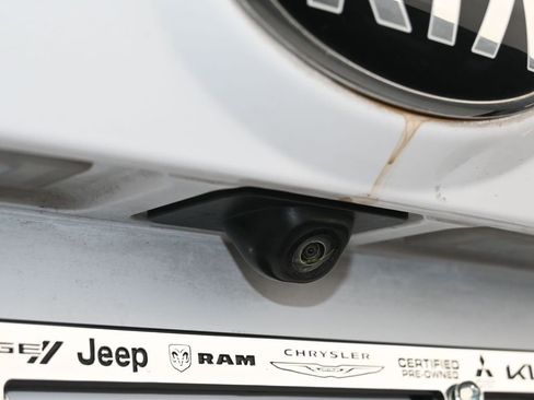 Used 2021 Kia Sorento LX image 34