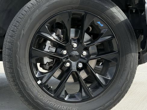 Used 2022 Jeep Wrangler Unlimited Sahara w/ Cold Weather Group image 9