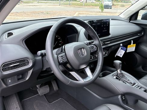 Certified 2026 Honda HR-V EX-L image 2