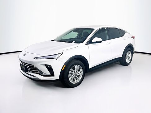 Used 2025 Buick Envista Preferred image 3