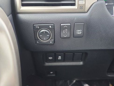Used 2017 Lexus GX 460 Premium AWD/4WD image 27